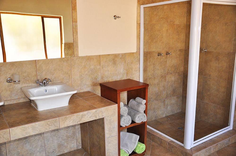 Dinkweng Safari Lodge The Waterberg Biosphere Екстериор снимка