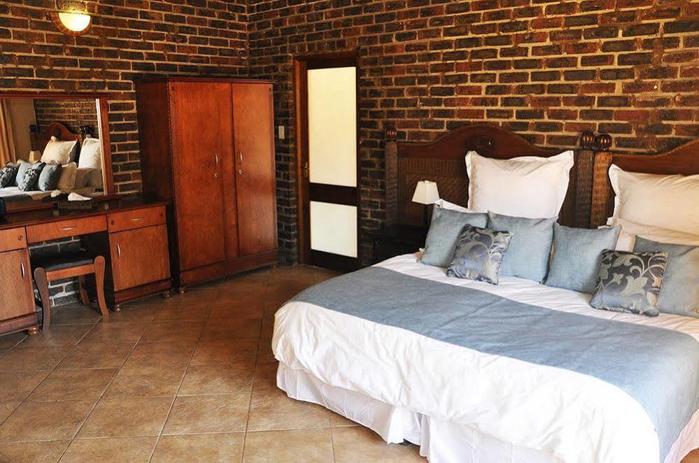 Dinkweng Safari Lodge The Waterberg Biosphere Екстериор снимка